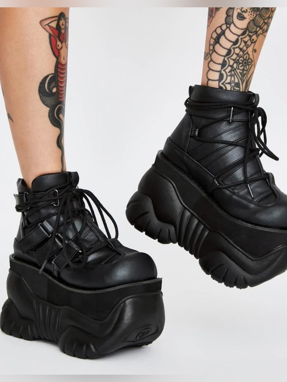 Demonia Boxer 13 Boots size 6